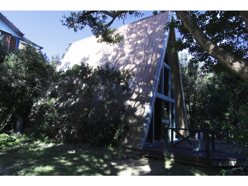 4 Billa Street, Point Lookout QLD 4183