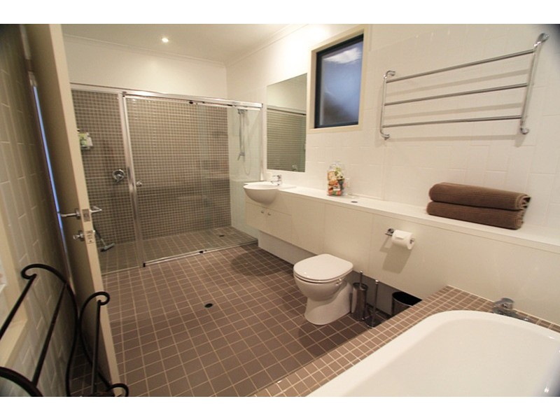 4/15-17 Mooloomba  Road, Point Lookout QLD 4183