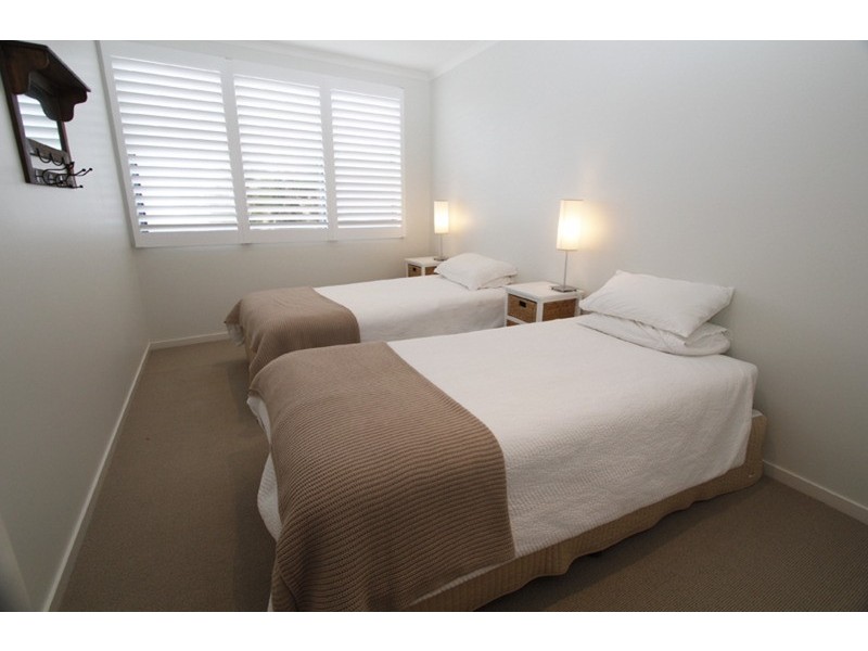 4/15-17 Mooloomba  Road, Point Lookout QLD 4183