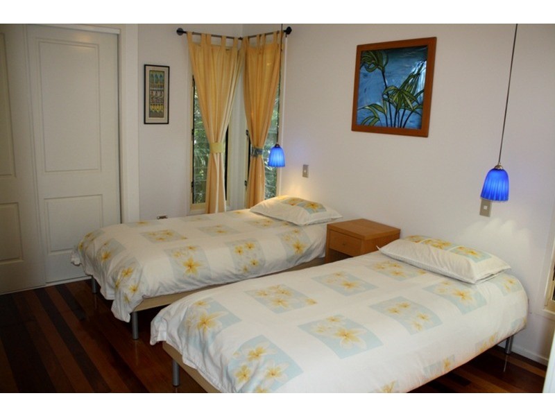 30 Bigoon Road, Point Lookout QLD 4183