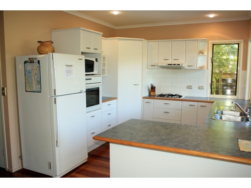 30 Bigoon Road, Point Lookout QLD 4183