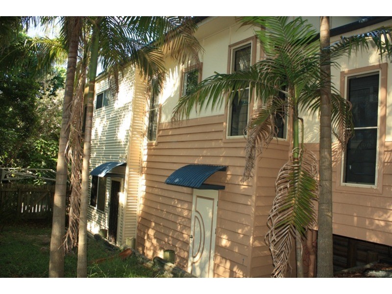 30 Bigoon Road, Point Lookout QLD 4183