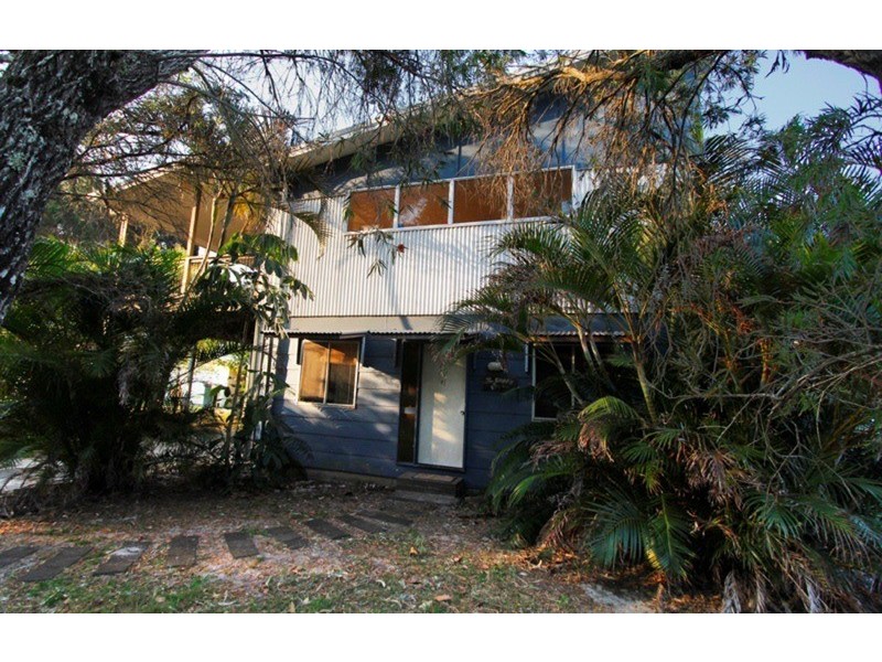 5 Clayton Road, Amity Point QLD 4183