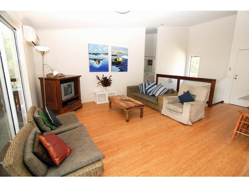 5 Clayton Road, Amity Point QLD 4183