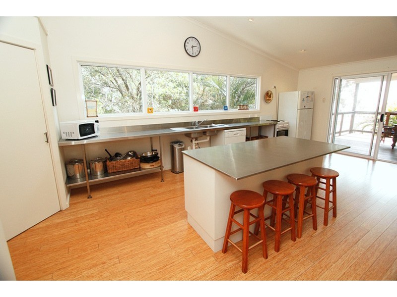 5 Clayton Road, Amity Point QLD 4183