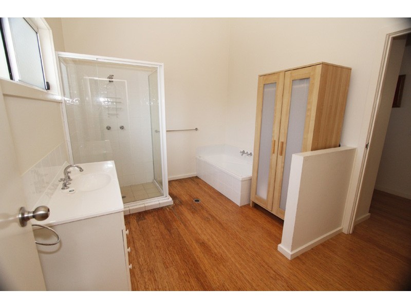 5 Clayton Road, Amity Point QLD 4183