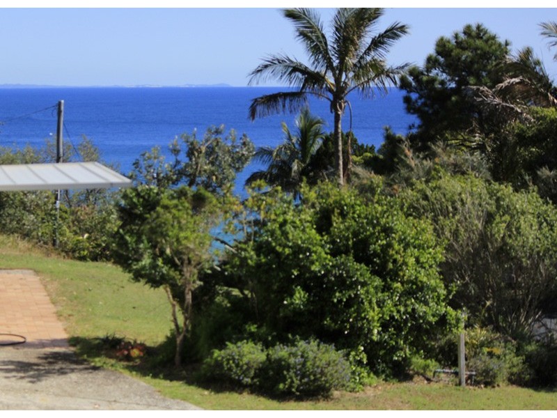 38 Yarrong Road, Point Lookout QLD 4183