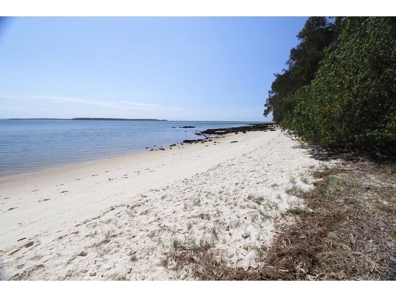 12 Oxley Parade, Dunwich QLD 4183