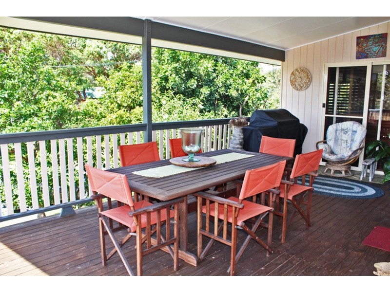 26 Bigoon  Road, Point Lookout QLD 4183