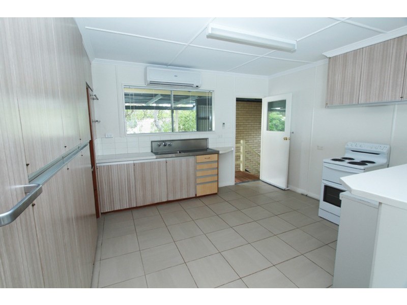 2/1 Kindara Street, Amity Point QLD 4183