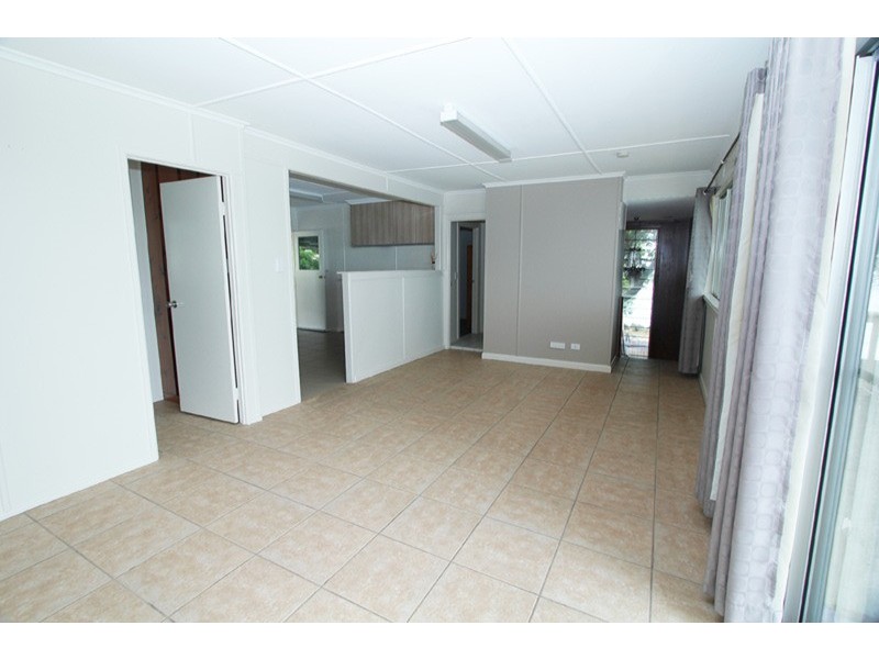 2/1 Kindara Street, Amity Point QLD 4183