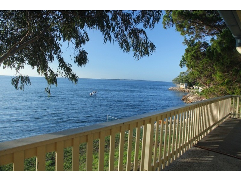 2/1 Kindara Street, Amity Point QLD 4183