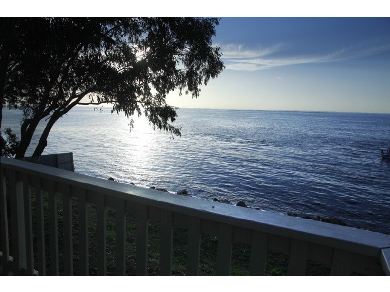 2/1 Kindara Street, Amity Point QLD 4183