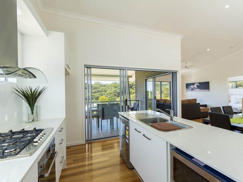 1/25 George Nothling Drive, Point Lookout QLD 4183