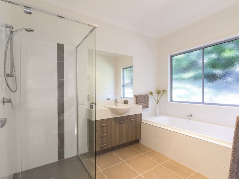 2/25 George Nothling Drive, Point Lookout QLD 4183