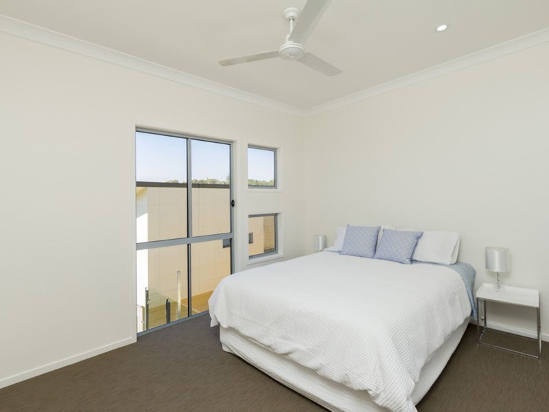 2/25 George Nothling Drive, Point Lookout QLD 4183
