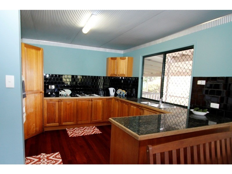 44 Cumming Parade, Point Lookout QLD 4183