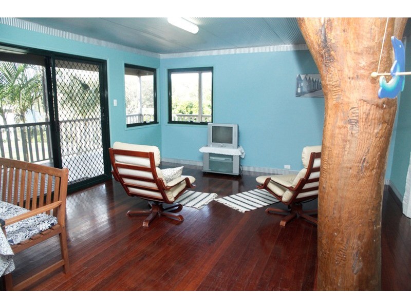 44 Cumming Parade, Point Lookout QLD 4183