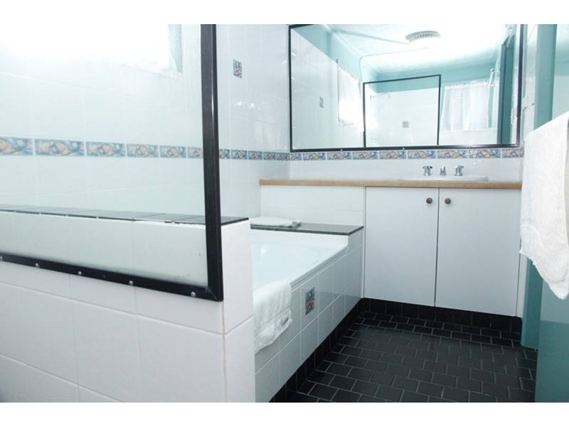 44 Cumming Parade, Point Lookout QLD 4183