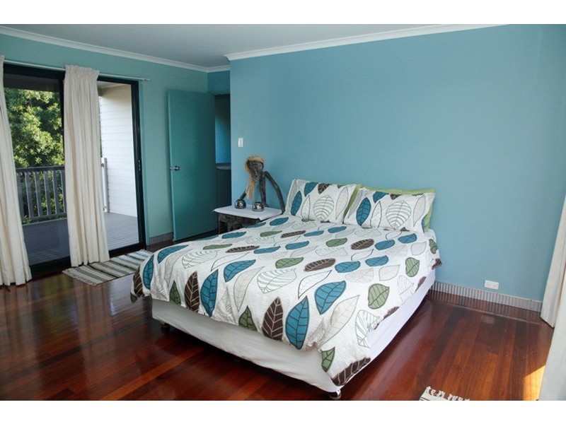 44 Cumming Parade, Point Lookout QLD 4183