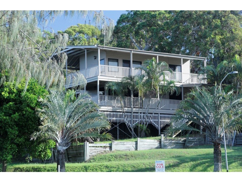 44 Cumming Parade, Point Lookout QLD 4183