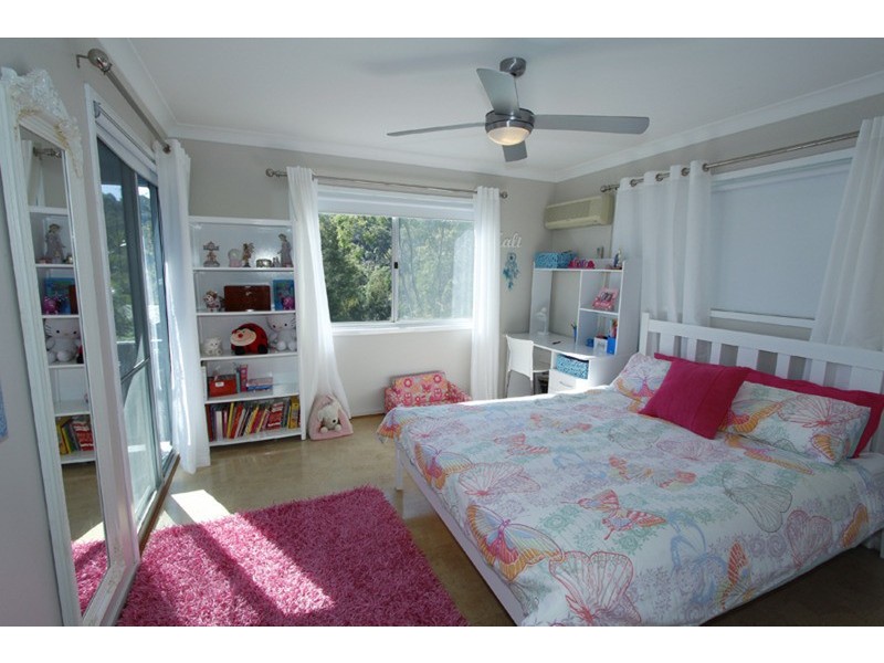 120 Rainbow Crescent, Dunwich QLD 4183