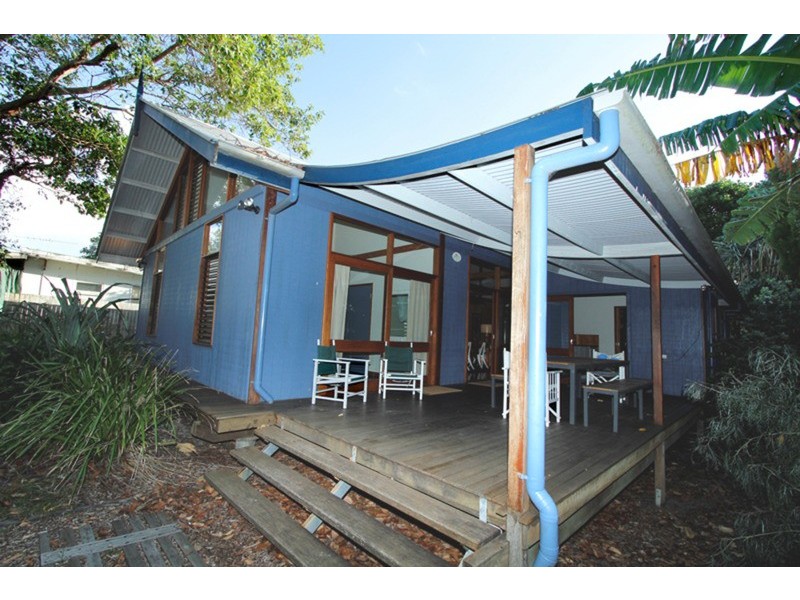 4 Mulung Street, Point Lookout QLD 4183