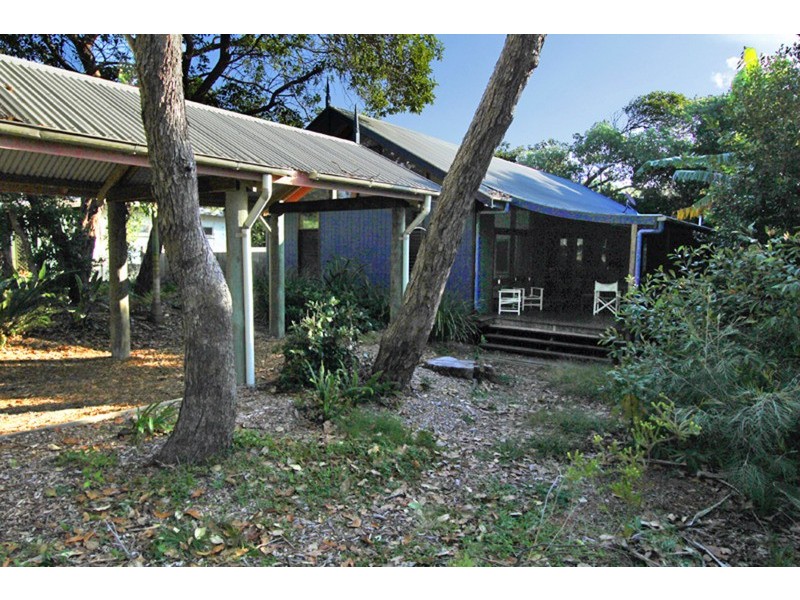 4 Mulung Street, Point Lookout QLD 4183