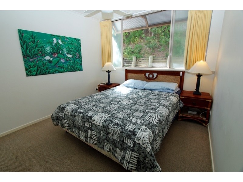 25/11-13 Samarinda Drive, Point Lookout QLD 4183