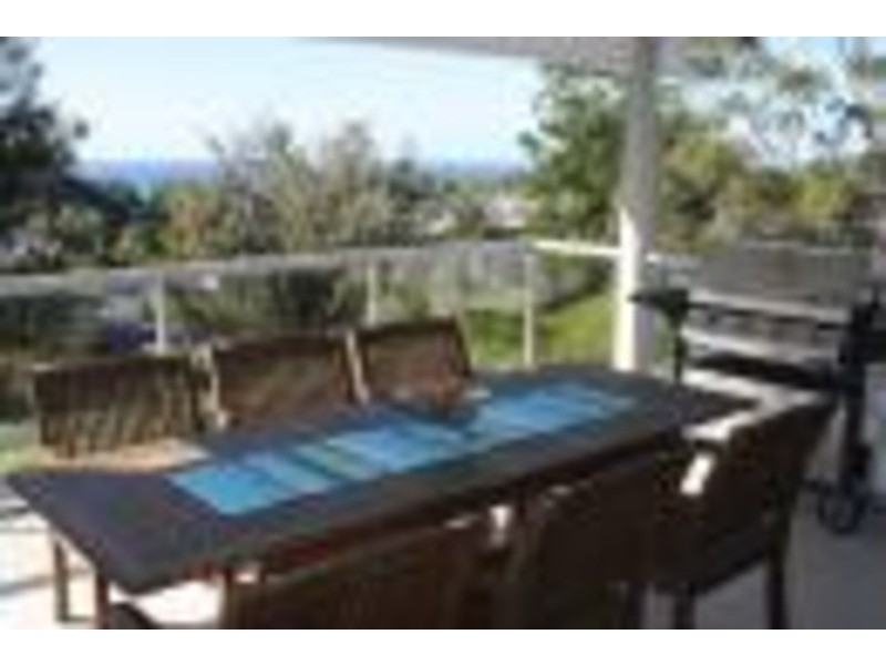 AMALFI, 2/16 Cumming  Parade, Point Lookout QLD 4183