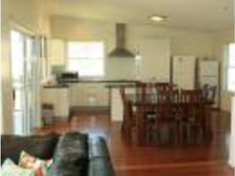 AMALFI, 2/16 Cumming  Parade, Point Lookout QLD 4183