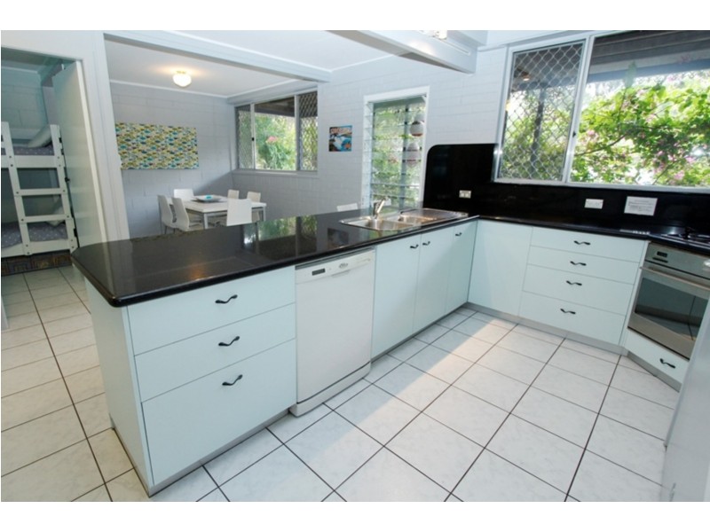 113 Dickson Way, Point Lookout QLD 4183