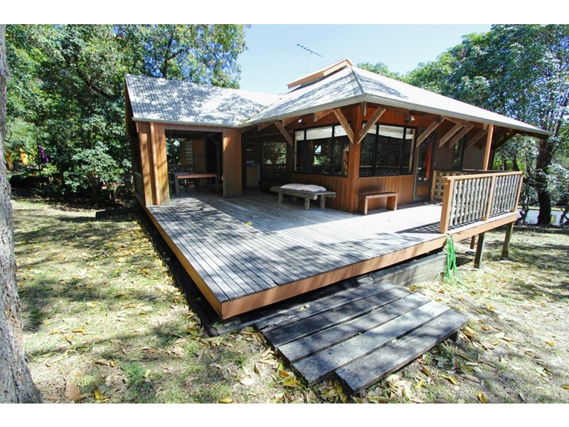 3 Bimba Street, Point Lookout QLD 4183