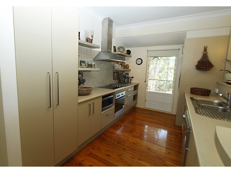 49 Cumming Parade, Point Lookout QLD 4183