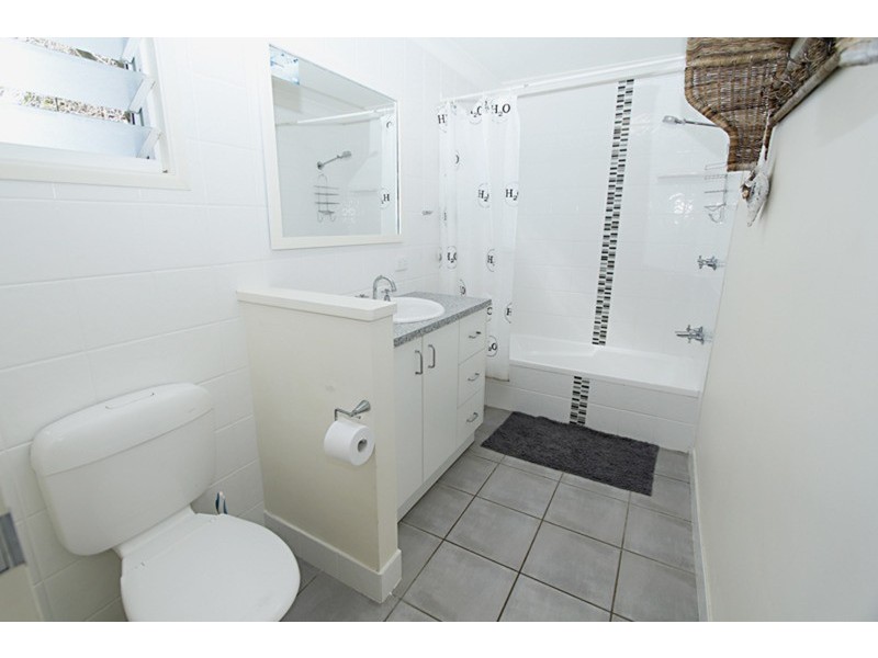 49 Cumming Parade, Point Lookout QLD 4183