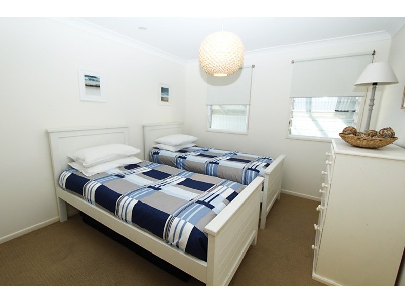 49 Cumming Parade, Point Lookout QLD 4183