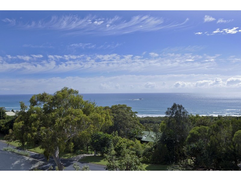 76 Tramican Street, Point Lookout QLD 4183