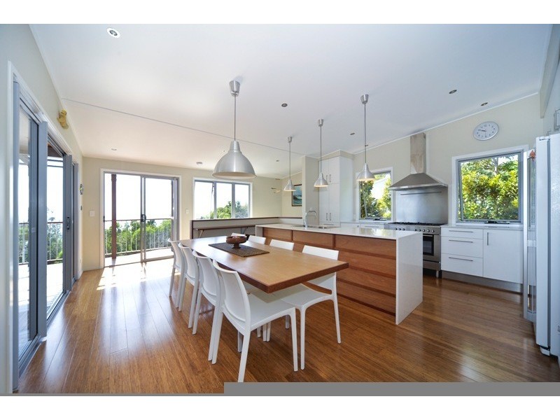 76 Tramican Street, Point Lookout QLD 4183