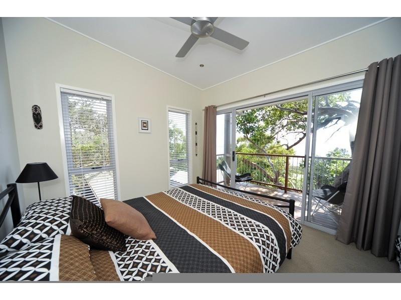 76 Tramican Street, Point Lookout QLD 4183