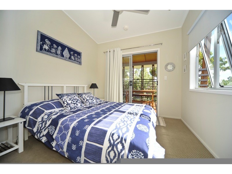 76 Tramican Street, Point Lookout QLD 4183