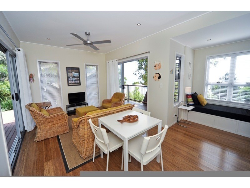 76 Tramican Street, Point Lookout QLD 4183