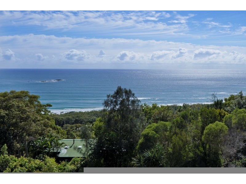 76 Tramican Street, Point Lookout QLD 4183