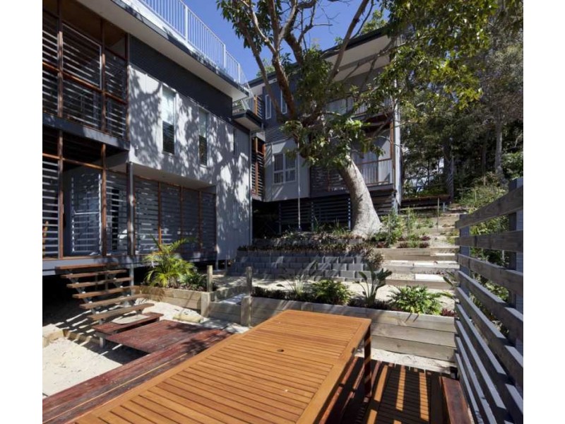 76 Tramican Street, Point Lookout QLD 4183