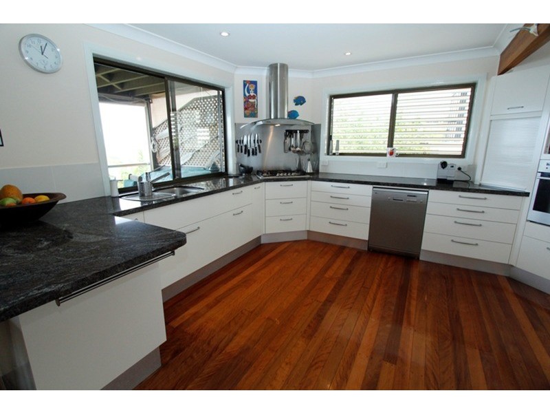 117 Tramican Street, Point Lookout QLD 4183