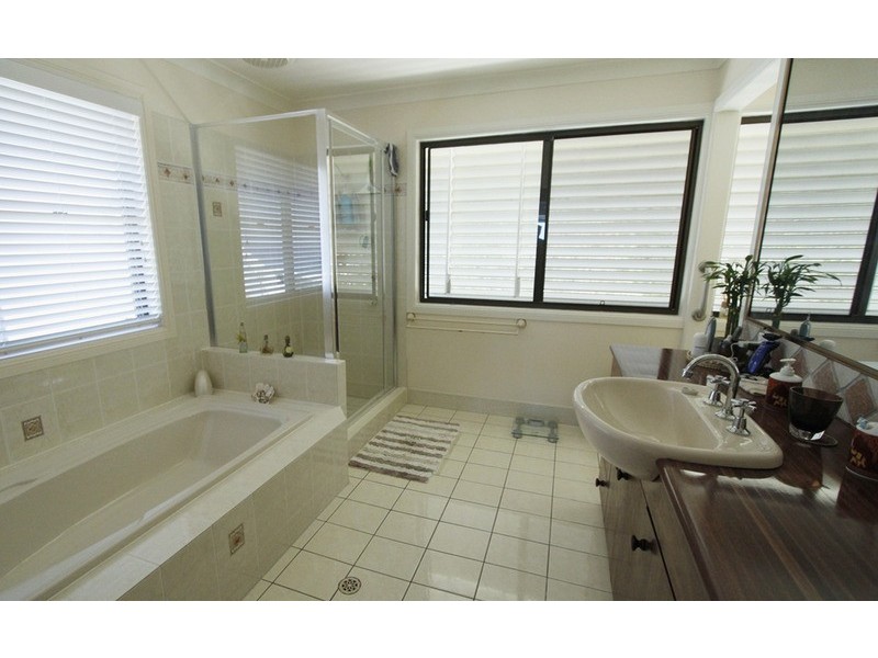 117 Tramican Street, Point Lookout QLD 4183