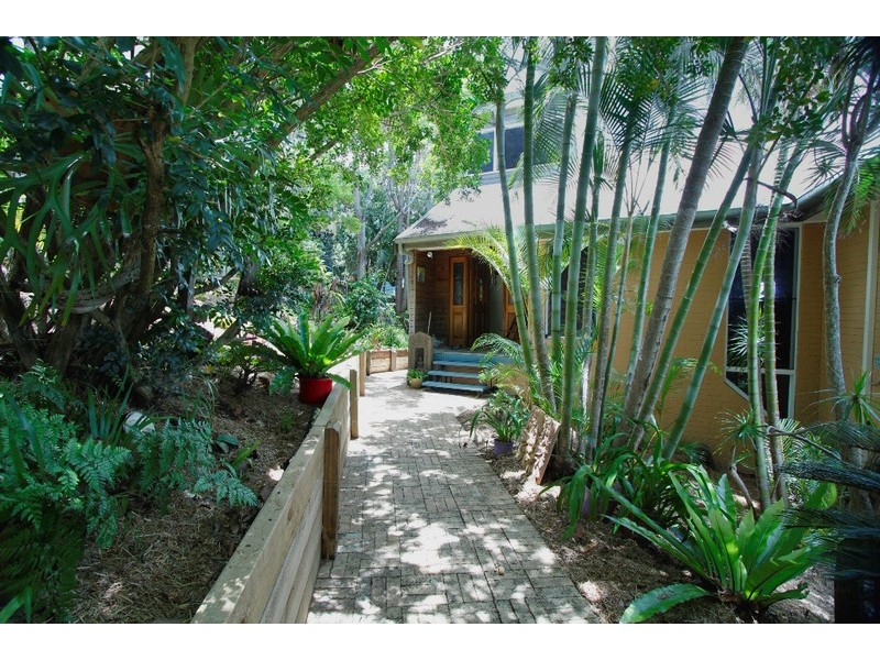 41 Cumming Parade, Point Lookout QLD 4183