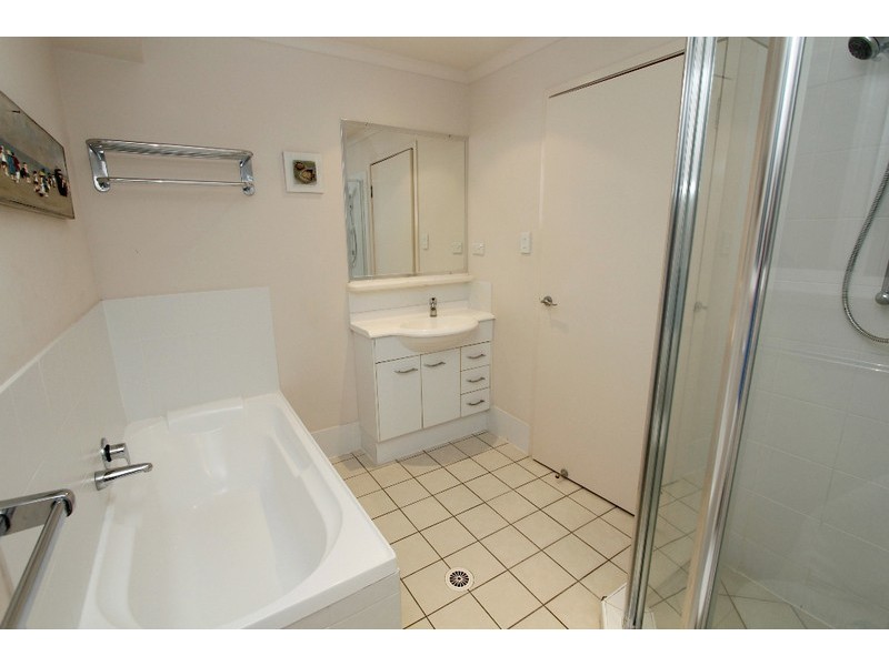 5 Pratt Court, Point Lookout QLD 4183