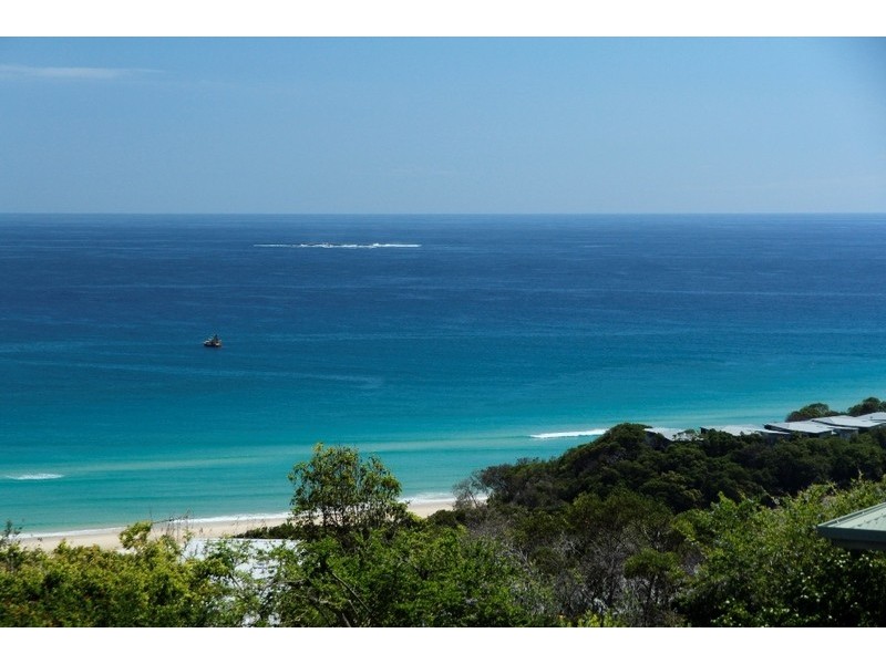 5 Pratt Court, Point Lookout QLD 4183