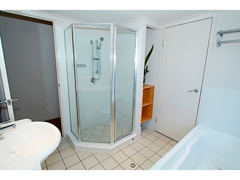 2/5 Pratt Court, Point Lookout QLD 4183