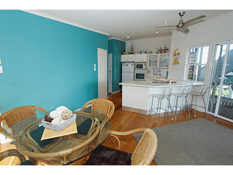 2/5 Pratt Court, Point Lookout QLD 4183